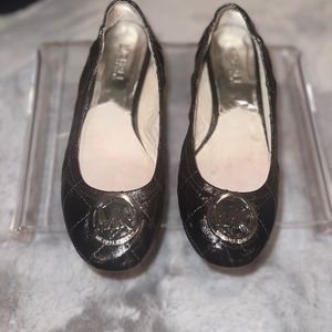 Classic Michael Kors MK Size 6 Ballet Flats Patent Leather Black Silver Hardware